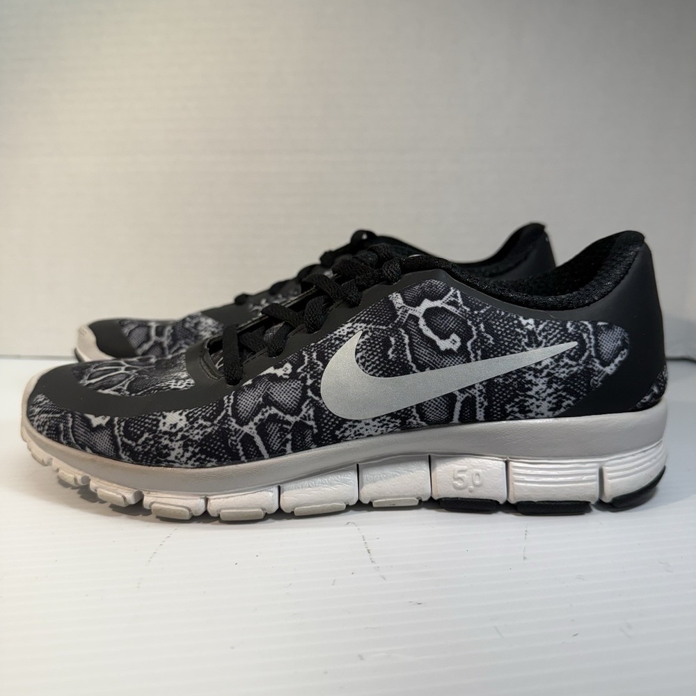 Nike Free Run 5.0 Running Shoes Sneakers Black White Grey Snake Women's Size 8